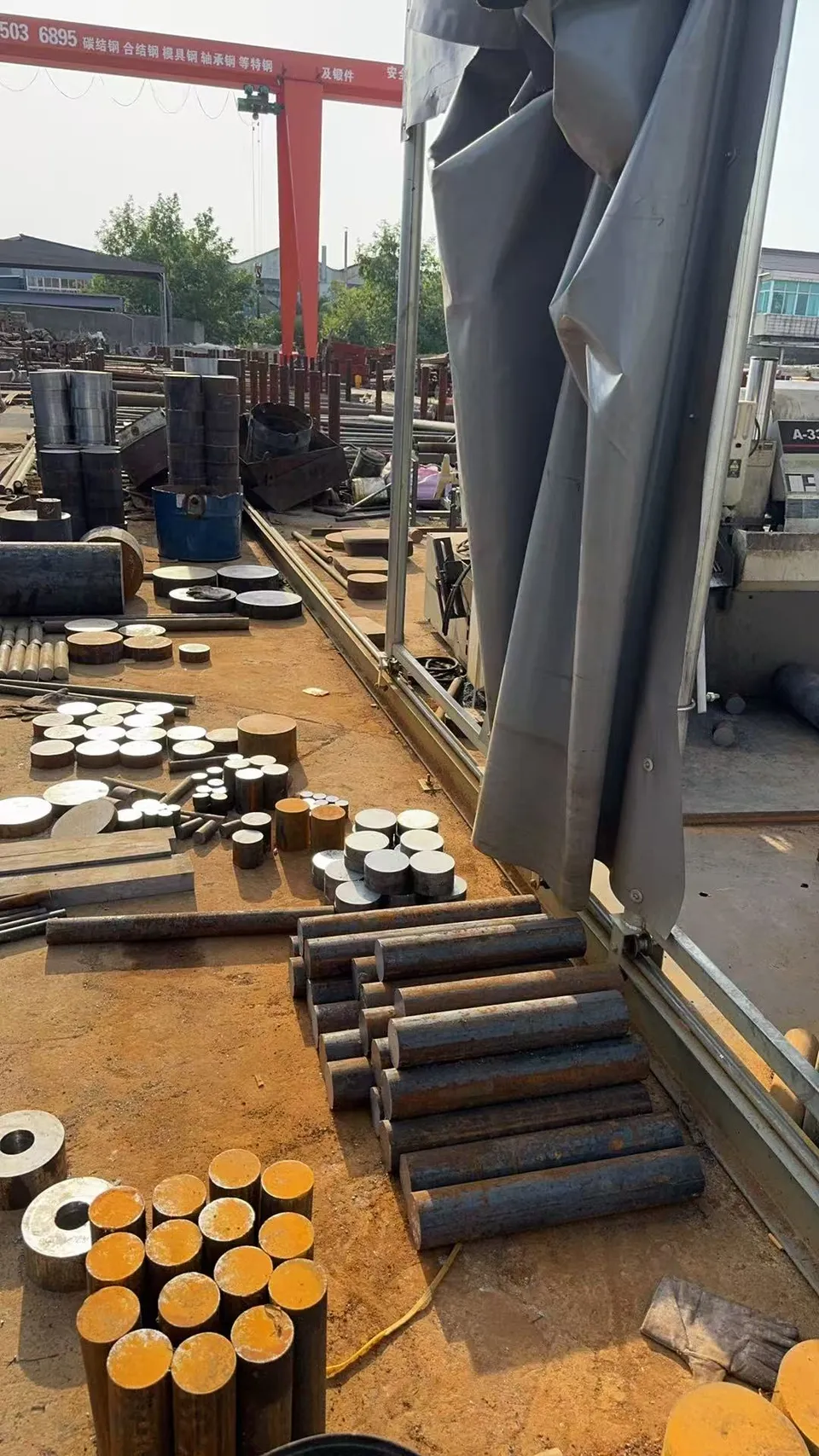 Cut steel pieces in the stock yard
